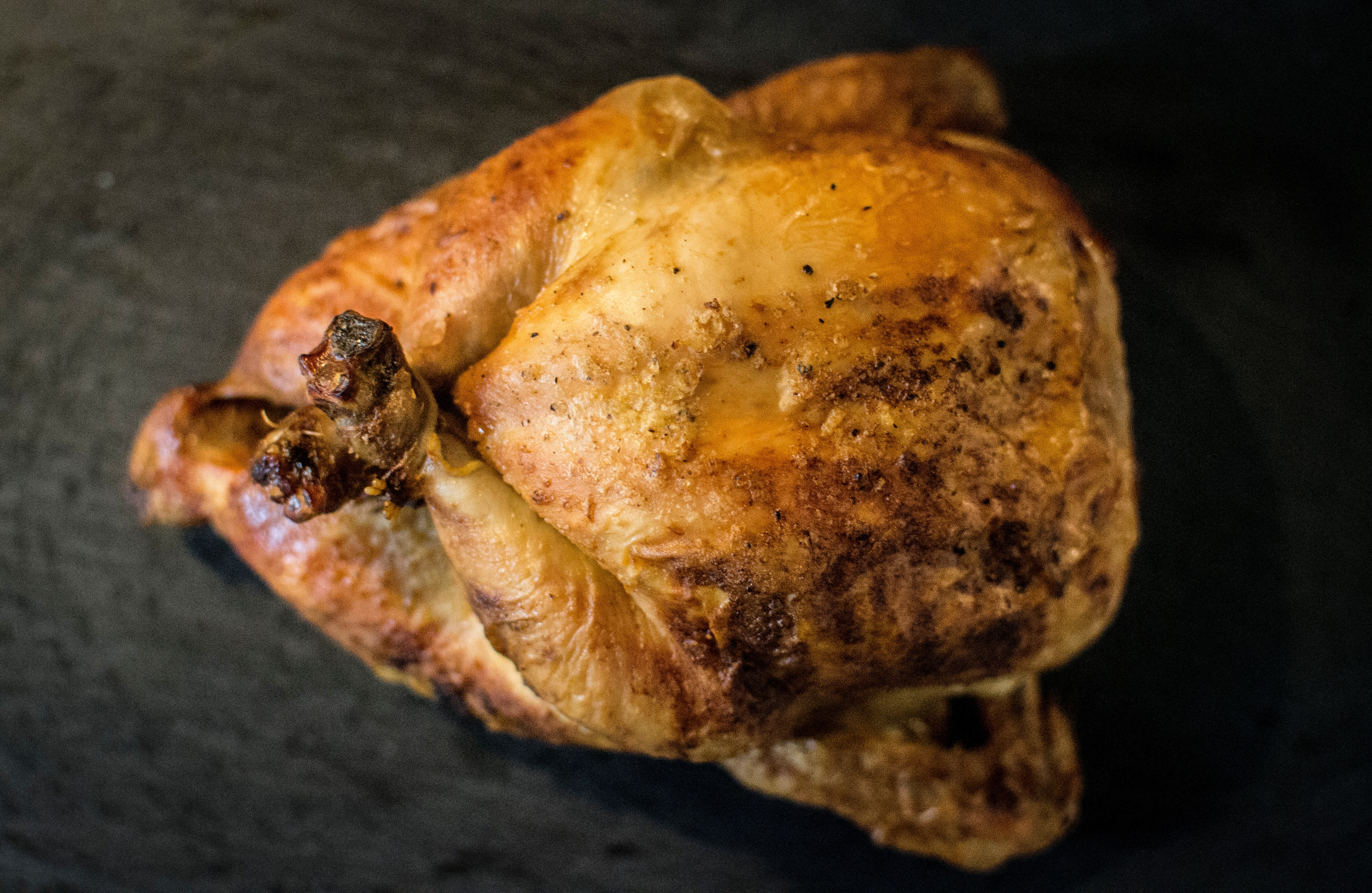 POLLO AL HORNO, PIEL CROCANTE CON HIERBAS, UNA RECETA PARA SUBIR EL ÁNIMO -  El Trinche