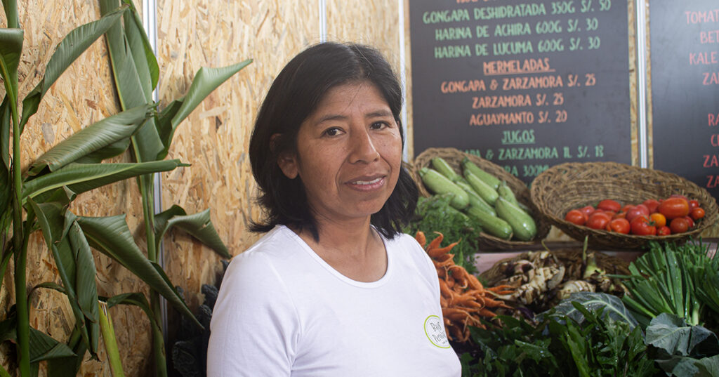 LUCY GÓMEZ: BAYAS PERUANAS DESDE HUÁNUCO